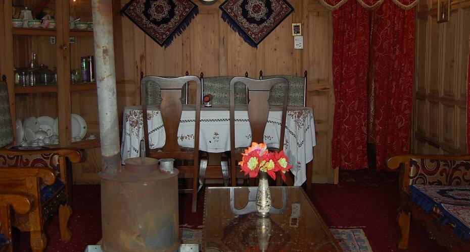 Hari Palace Houseboat, Srinagar 3